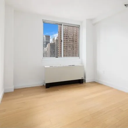 Image 5 - 308 East 38th Street, New York, NY 10016, USA - Condo for sale