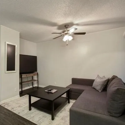 Image 3 - 2900 Cole St Apt 207, Austin, Texas, 78705 - Apartment for rent