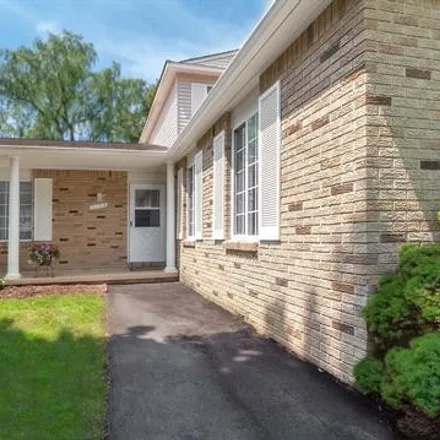 Image 3 - 2128 Hiller Road, West Bloomfield Township, MI 48324, USA - House for sale