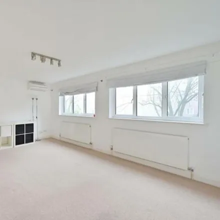 Image 3 - Wimbledon Hill Road, London, SW19 7DG, United Kingdom - Duplex for rent