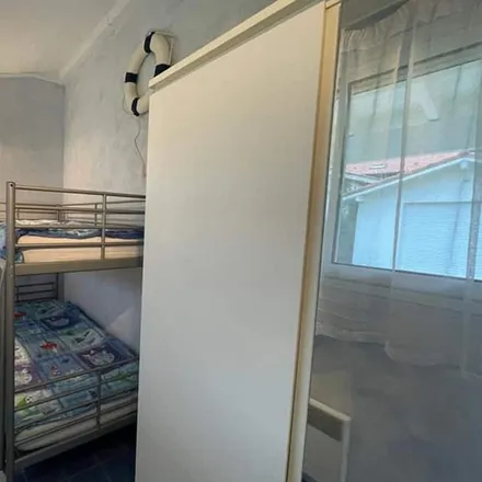 Rent this 3 bed house on Centre d'incendie et de secours de Capbreton in Rue du Hapchot, 40130 Capbreton