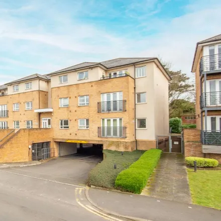 Rent this 2 bed apartment on The Uplands in Bricket Wood, AL2 3UW