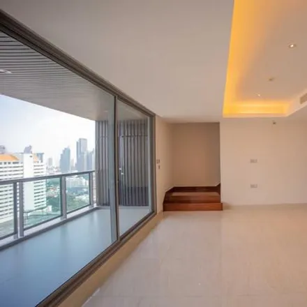 Buy this 3 bed duplex on Phrom Phong