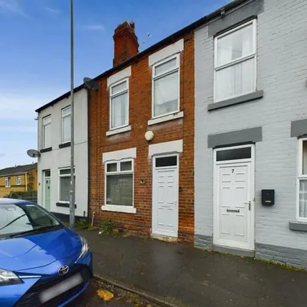 Buy this 2 bed townhouse on 5 Retford Road in Worksop, S80 2PT