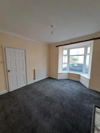 Image 2 - Collingwood Street, Coundon, DL14 8LH, United Kingdom - Townhouse for rent