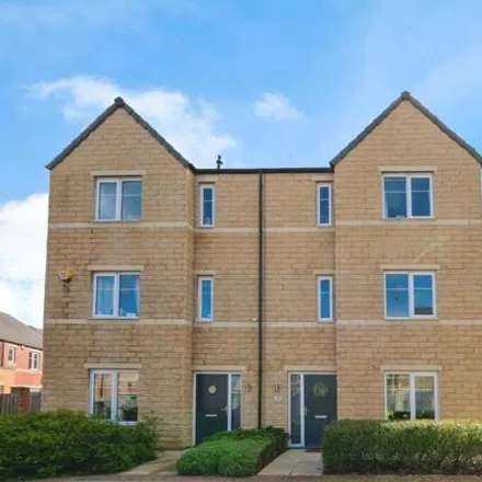 Buy this 4 bed duplex on West Wood Close in Bradford, BD10 0FL