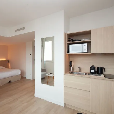 Rent this 1 bed apartment on Finestate Coliving in 39 Boulevard Gallieni, 92130 Issy-les-Moulineaux