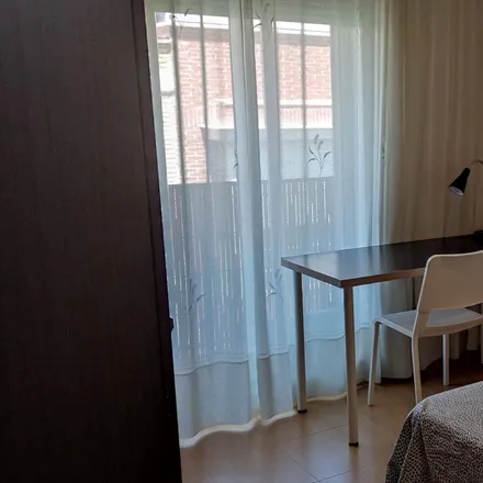 Rent this 3 bed room on Madrid in Calle del Ánsar, 57
