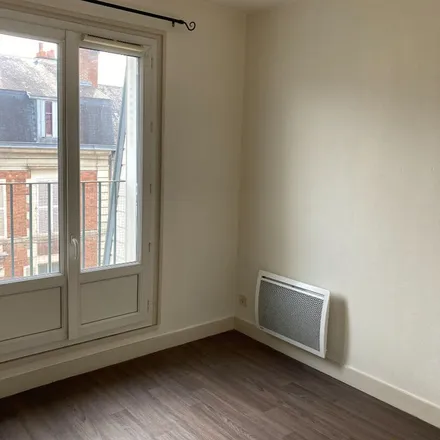 Rent this 3 bed apartment on 27 Cours Jean Jaurès in 03000 Moulins, France