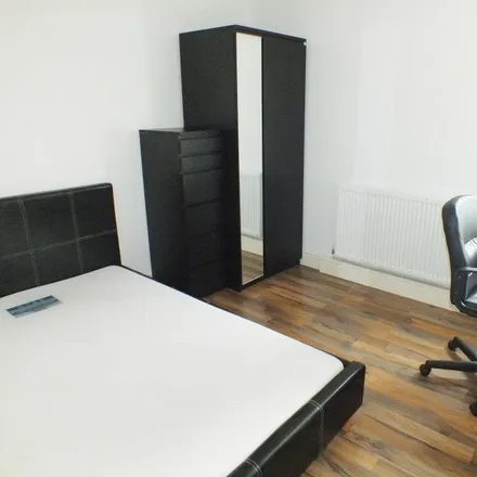Rent this 3 bed apartment on 13 Independent Street in Nottingham, NG7 3LN