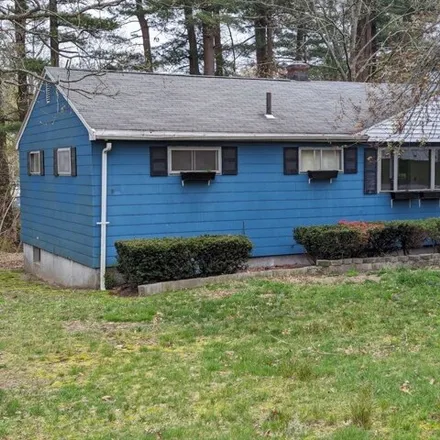 Rent this 3 bed house on 8 Putnam Road in Billerica, MA 01821