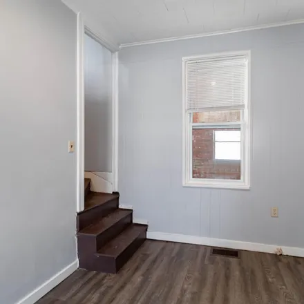 Image 6 - 1701 Logan Street, Harrisburg, PA 17102, USA - Townhouse for sale