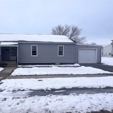 Buy this 3 bed house on 527 West Walsh Boulevard in Vandalia, MO 63382