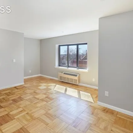 Rent this 1 bed condo on 1600 Parkview Ave Apt 4b in New York, 10461