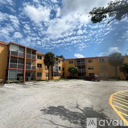 Image 2 - 4354 NW 9th Ave, Unit 3d - Condo for rent