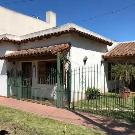 Buy this 1 bed house on Calle 360 in Partido de Berazategui, 1884 Ranelagh