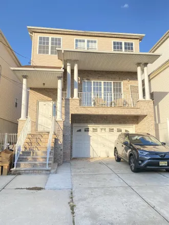 Rent this 3 bed duplex on 27 East 41st Street in Bayonne, NJ 07002
