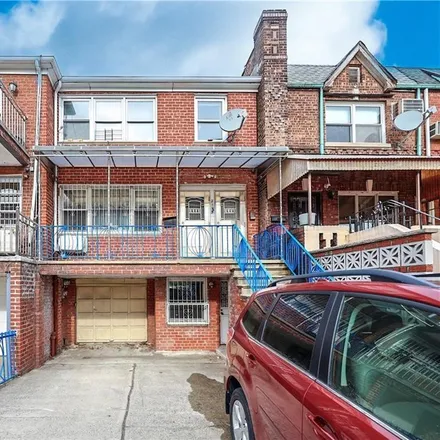Image 1 - 2111 Cropsey Avenue, New York, NY 11214, USA - Townhouse for sale