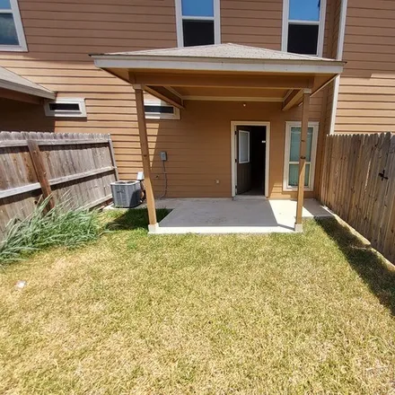Image 8 - 414 Bridle Ridge, San Antonio, TX 78227, USA - Duplex for rent