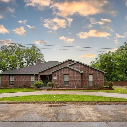 Buy this 3 bed house on 4976 Magnolia Lane in Bay City, TX 77414