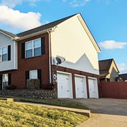 Image 2 - 2750 Cascade Drive, Clarksville, TN 37042, USA - House for rent