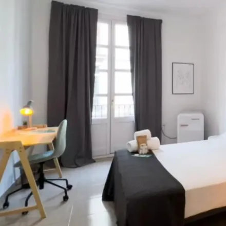 Rent this 7 bed room on Shades World in Carrer de Ferran, 08001 Barcelona