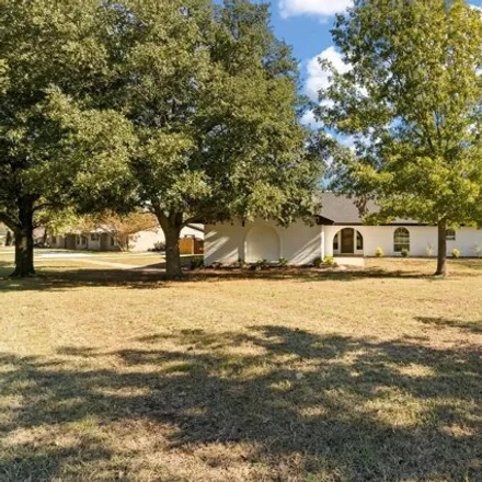Image 3 - 69 Oak Lawn Court, Joshua, TX 76058, USA - House for sale