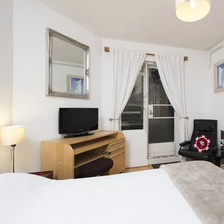 Rent this 1 bed apartment on London in NW1 9NN, United Kingdom