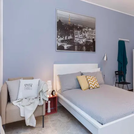 Rent this 3 bed room on Via delle Acacie in 9, 20094 Cesano Boscone MI