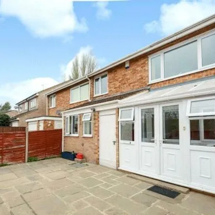 Rent this 3 bed duplex on Mallory Avenue in Reading, RG4 6QN