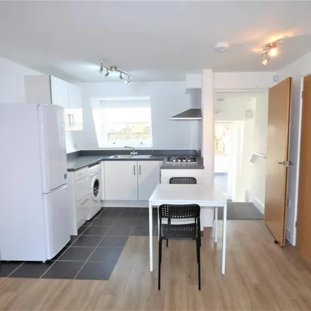 Image 1 - 19 Lyal Road, Old Ford, London, E3 5QG, United Kingdom - Apartment for rent