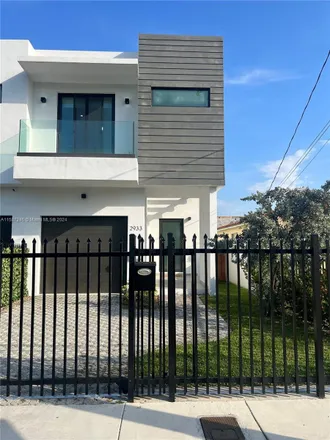 Rent this 4 bed townhouse on Miami