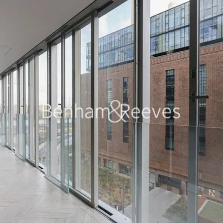 Image 6 - Pearce House, 8 Circus Road West, Nine Elms, London, SW11 8EY, United Kingdom - Apartment for rent