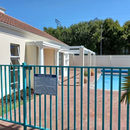 Rent this 1 bed apartment on Alma Road in Rosebank, Cape Town