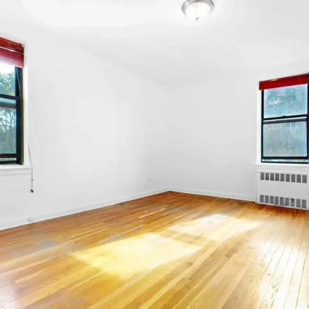Image 6 - 8911 Narrows Avenue, New York, NY 11209, USA - Apartment for rent