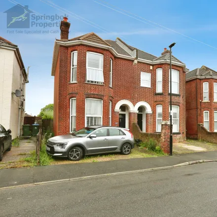 Buy this studio duplex on Radstock Road