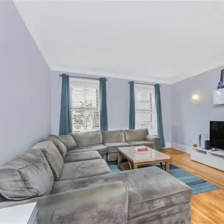 Image 2 - 35 Dash Place, New York, NY 10463, USA - Apartment for sale
