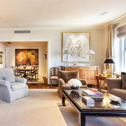 Image 2 - 630 PARK AVENUE 8B in New York - Apartment for sale