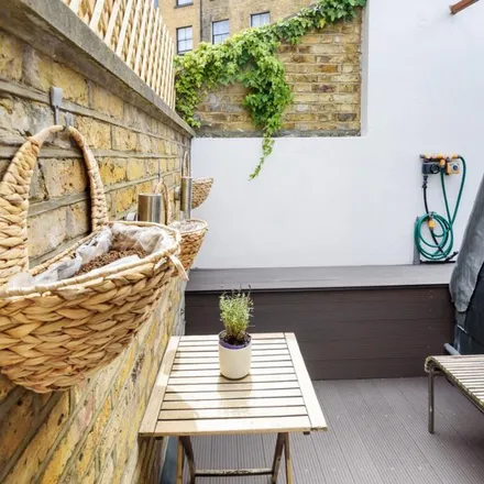 Image 3 - 37 Lancaster Mews, London, W2 3QF, United Kingdom - House for rent