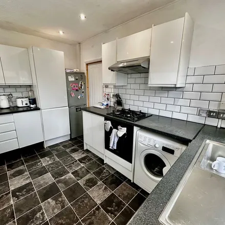 Rent this 2 bed apartment on 45 High Street in London, IG6 2AD