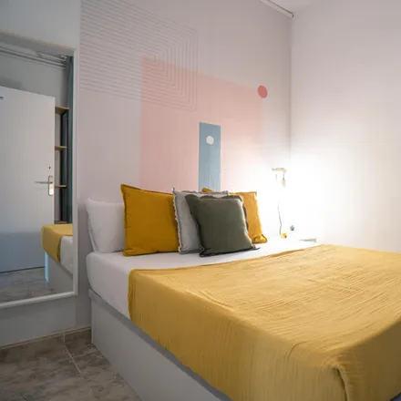 Rent this 6 bed room on Carrer de Roger de Llúria in 153-159, 08001 Barcelona