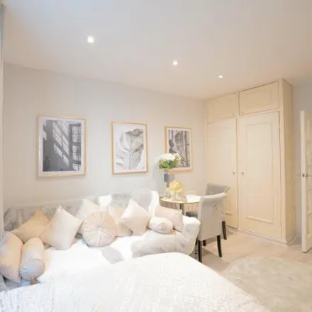 Rent this studio apartment on 15-17 West Eaton Place in London, SW1X 8LT