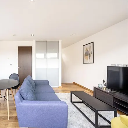 Image 4 - Gifford Street, London, N1 0GN, United Kingdom - Apartment for rent