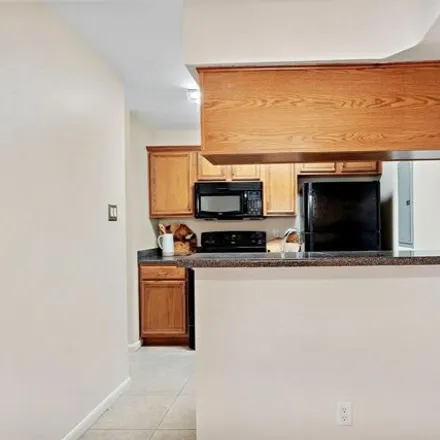 Image 7 - 700 Thicket Ln Apt 405, Houston, Texas, 77079 - Condo for rent