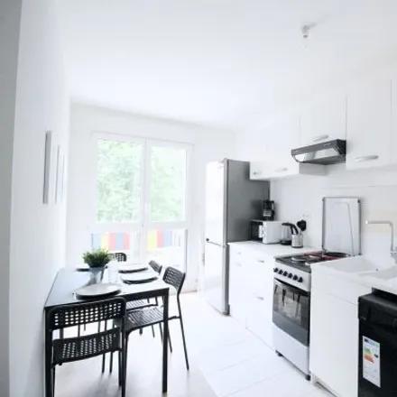 Image 4 - 2 Rue Mozart, 92110 Clichy, France - Room for rent