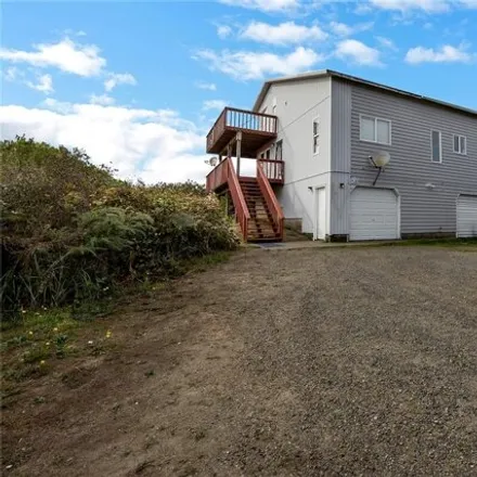 Buy this 4 bed house on Coral Way in Ocean City, Grays Harbor County