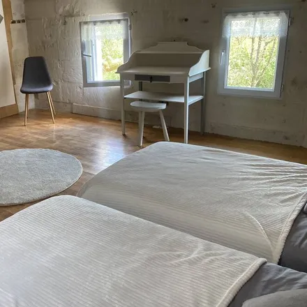 Rent this 2 bed condo on 17240 Saint-Dizant-du-Gua
