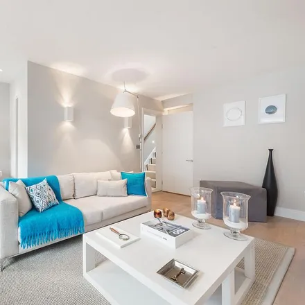 Rent this 4 bed house on 128 Pavilion Road in London, SW1X 0BP