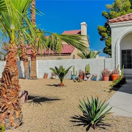 Image 4 - 2137 Fountain Springs Drive, Henderson, NV 89074, USA - House for sale