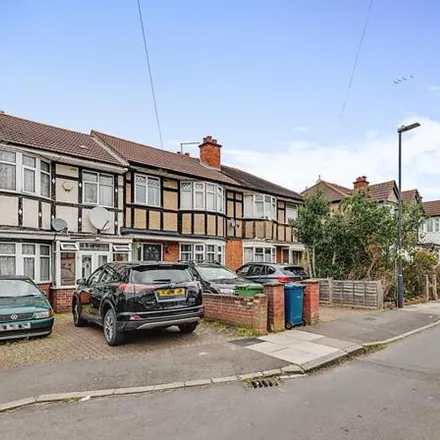 Buy this 3 bed townhouse on Ovesdon Avenue in London, HA2 9LG
